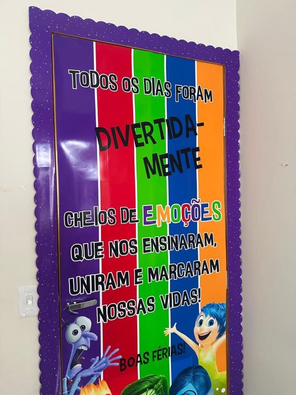 Painel de Porta Boas Férias Tema Divertidamente - Image 2