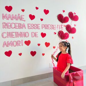 Painel Interativo Para Foto Presente Cheio de Amor - Dia das Mães