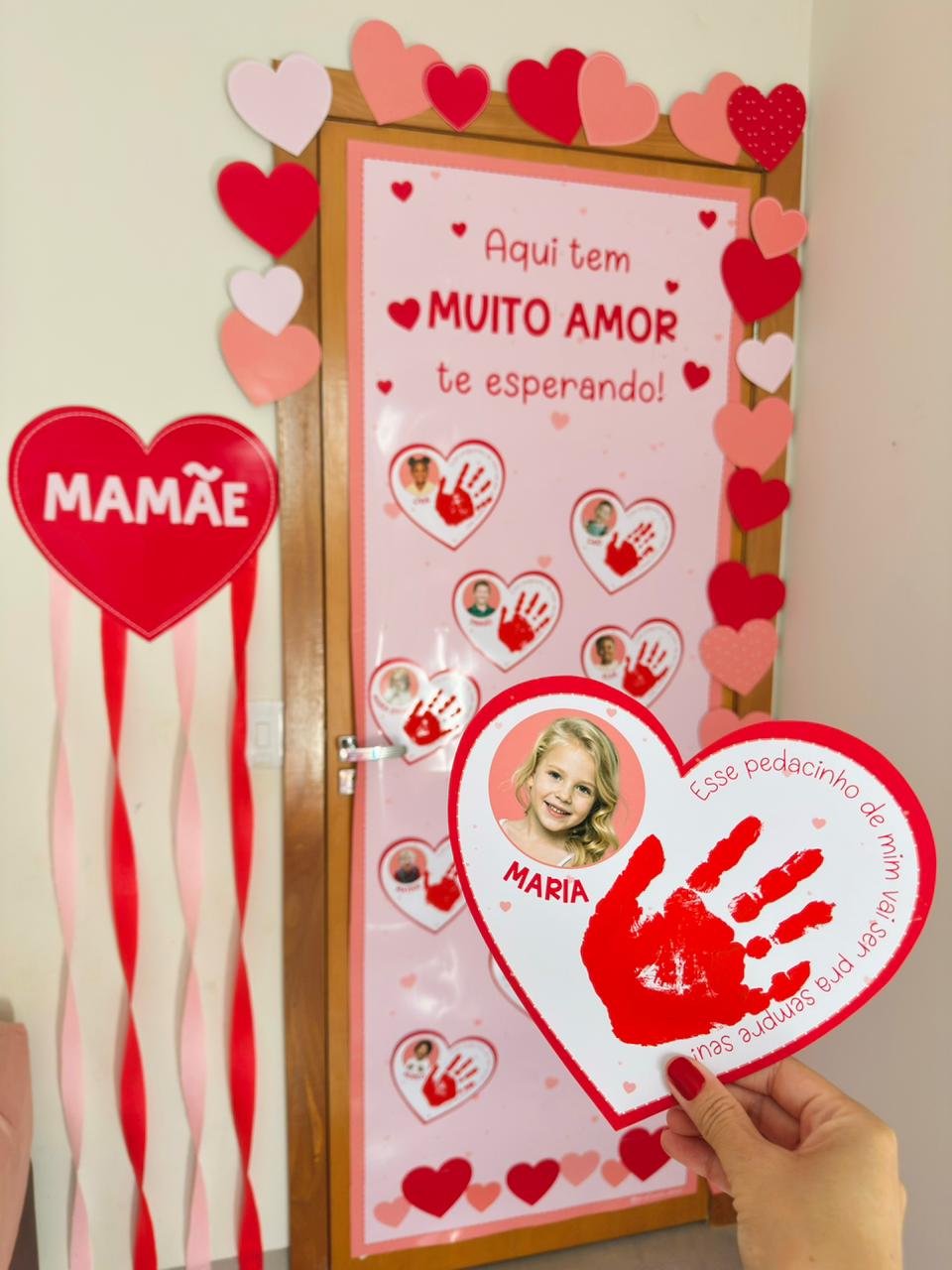 Painel de Porta Interativo + Cartão Mãozinha – Dia das Mães